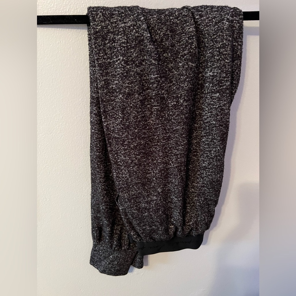 vs pink joggers